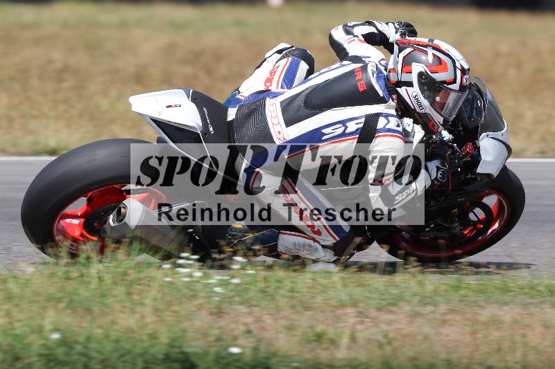 /Archiv-2022/45 28.07.2022 Speer Racing ADR/Gruppe gelb/backside